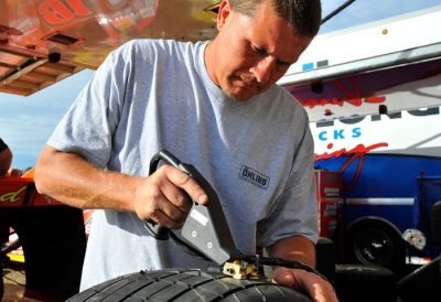 Eddie Carrier Jr. grooves a tire at Florida Speedweeks. (thesportswire.net)