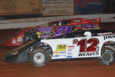 Billy Moyer (21) takes the lead from Kevin Weaver (B12). (DirtonDirt.com)