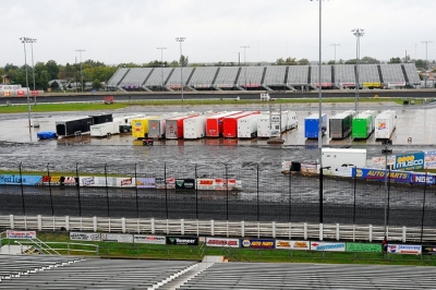 The soggy infield Friday at Knoxville Raceway. (thesportswire.net)