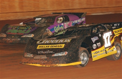 Dale McDowell moves under George Mashburn en route to victory. (Brian McLeod)