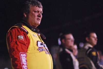 Winner Don O'Neal watches the consolation race. (DirtonDirt.com)