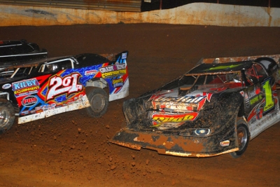 Billy Ogle Jr. (201) tangled early with Vic Hill (1). (mrmracing.net)