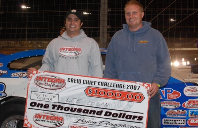 Lee Logan (right) picked up $1,000. (DirtonDirt.com)
