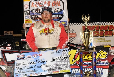Terry Phillips in victory lane at I-80. (fasttrackphotos.net)