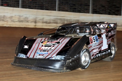 Jeremy Miller heads for victory at Hagerstown in a brand new MasterSbilt. (Clifford Dove)