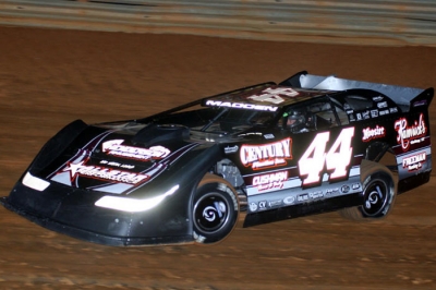 Chris Madden heads to victory at Volunteer. (Chad Wells)