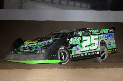 Chad Simpson steers toward victory June 2 at Fayette County Speedway. (jdphotosports.photoreflect.com)