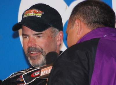 Billy Moyer tells the Volusia crowd about his victory. (DirtonDirt.com)