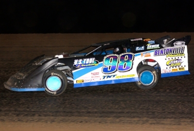 Justin Wells heads for victory at Monett Speedway. (Ron Mitchell)