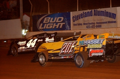 Chris Madden (44) leads Billy Ogle Jr. on his way to winning at Cleveland. (Brian McLeod)