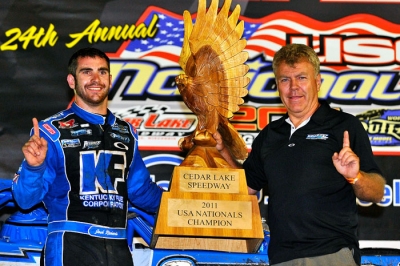 Josh Richards and his father Mark enjoy victory lane at Cedar Lake. (thesportswire.net)
