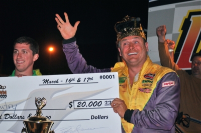 Scott Autry shows off his $20,000 Carolina Crown paycheck. (DirtonDirt.com)
