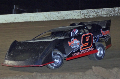 Shane Hebert heads to victory at Boothill Speedway. (Best Photography)
