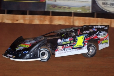 Vic Hill cruised to his 50-lap victory at Smoky Mountain. (Chad Wells)
