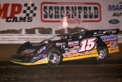 Steve Francis heads for victory in the fourth heat. (DirtonDirt.com)