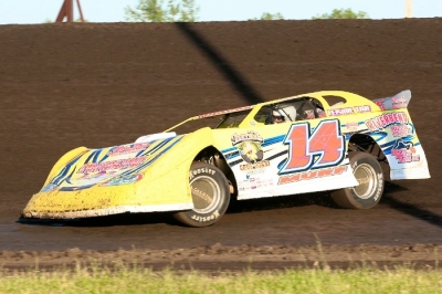 Mike Murphy Jr. heads for his third series victory of the season. (Barry Johnson)