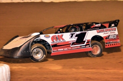 Todd Morrow heads for his June 28 victory at Duck River Raceway Park. (photobyconnie.com)