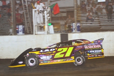 Billy Moyer crosses the finish line for a $10,000 victory (stlracingphotos.com)
