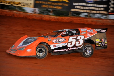 Ray Cook gets rolling at Smoky Mountain, where he won for the second straight Saturday. (mrmracing.net)