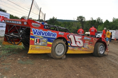 The car Steve Francis practiced in Thursday night is set aside for Friday's action. (DirtonDirt.com)