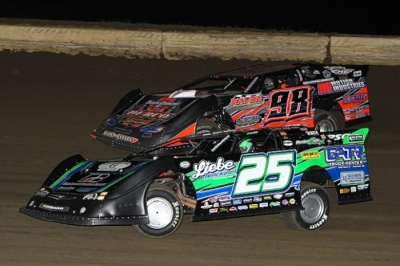 Chad Simpson (25) heads for his fourth Corn Belt Clash victory of 2012. (mikerueferphotos.photoreflect.com)