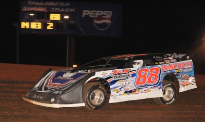 Wendell Wallace led only the final lap. (carlsonracephotos.com)