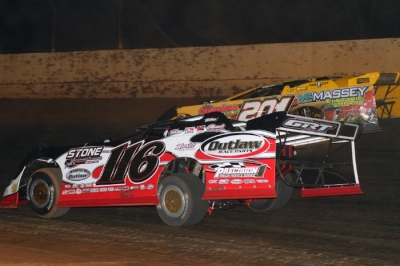 Randy Weaver (116) battles Billy Ogle Jr. (201) for Saturday's lead at Cleveland, Tenn. (Chad Wells)