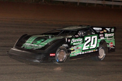 Jimmy Owens cruises toward his first Hagerstown victory. (pbase.com/cyberslash)