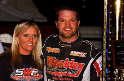 Doug Drown and his wife Joy in victory lane at Southern Ohio. (rickschwalliephotos.com)