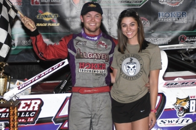 aBobby Pierce in victory lane with his girlfriend Abby Foster. (Rocky Ragusa)