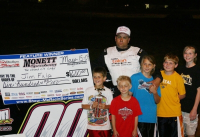 Jim Fulps has some visitors in victory lane. (Ron Mitchell)