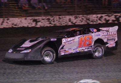 Shannon Babb cruises out front at Macon. (DirtonDirt.com)