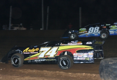 Jeremy Payne (74) outran Justin Wells (98) at Springfield. (Ron Mitchell)