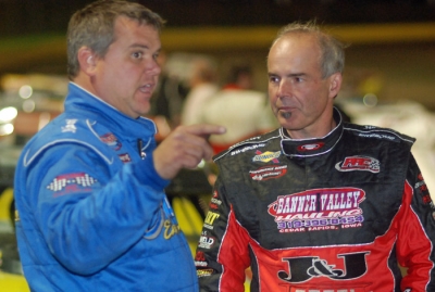 Jimmy Mars (left) and Billy Moyer chat before the feature. (DirtonDirt.com)
