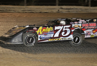 Terry Phillips heads for victory in South Coffeyville, Okla. (fasttrackphotos.net)