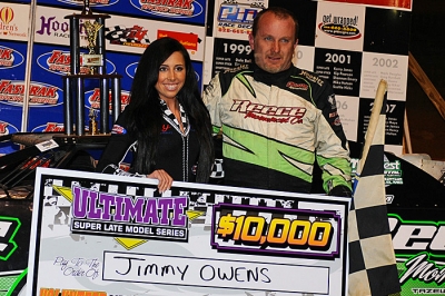 Jimmy Owens scored a $10,000 victory in Volunteer's Late Model Showdown at The Gap. (dt52photos.com)