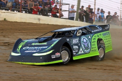 Scott Bloomquist tunes up at Portsmouth, where he earned $10,000. (rasmithphoto.com)