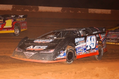 Jonathan Davenport heads to victory at Whynot. (latemodelillustrated.com)