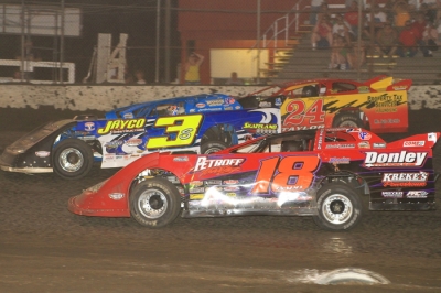 Brian Shirley (3) and Shannon Babb (18) battle late in the Herald & Review 100. (stlracingphotos.com)