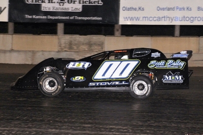 Jesse Stovall heads for victory at Humboldt. (fasttrackphotos.net)