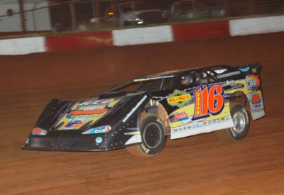 Randy Weaver races to victory at Dixie. (mikessportsimages.com)