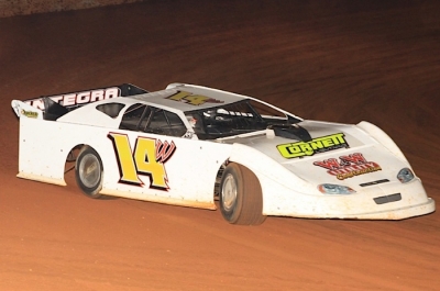 Dustin Walker finished fourth in the MARS DIRTcar Series opener. (stlracingphotos.com)