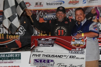 Race promoter Tony Izzo Jr. (right) congratulates Kevin Weaver. (DirtonDirt.com)