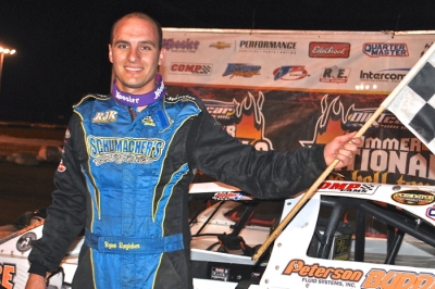 Ryan Unzicker earned a $5,000 Summernationals victory at Fayette County Speedway. (DirtonDirt.com)