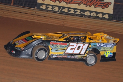 Billy Ogle Jr. heads for victory at Volunteer Speedway. (Chad Wells)