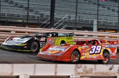 Tim McCreadie heads for a fifth-place finish Friday at Knoxville. (thesportswire.net)