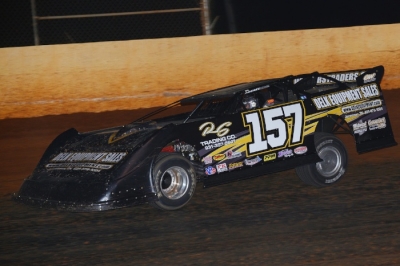 Mike Marlar heads for victory for car owner Ronnie Delk. (dt52photos.com)