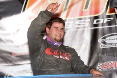 Ryan Gustin won Tucson's Winter Extreme finale. (photofinishphotos.com)