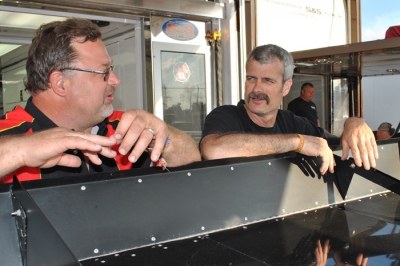 Pat Doar (right) and engine builder Bill Schlieper (left). (DirtonDirt.com)