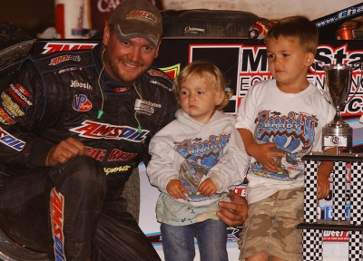 Travis and Rowan joined Smith in victory lane. (K.C. Rooney)